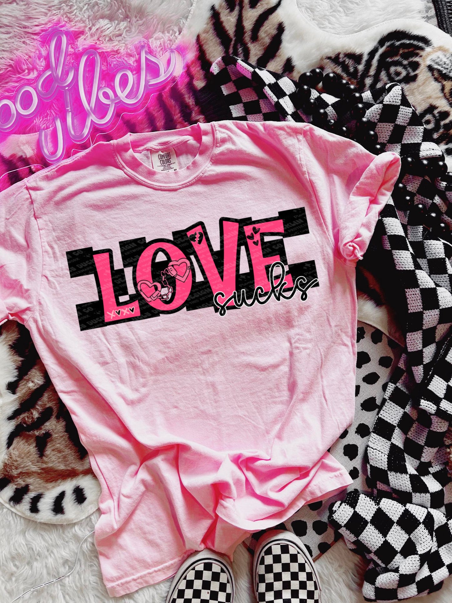 LOVE SUCKS - DTF TRANSFER